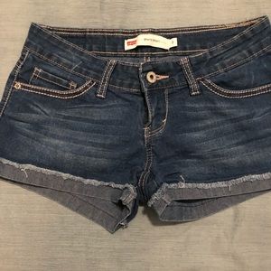 Levi shorts size 3